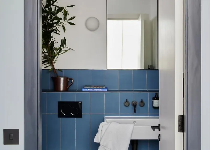 Beckett Locke Apartahotel